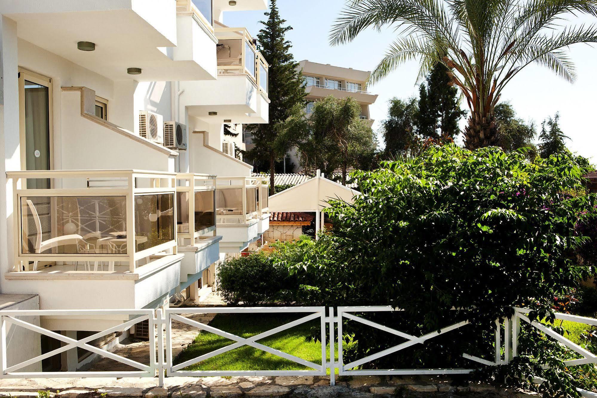 סייד Villa Adora Beach מראה חיצוני תמונה